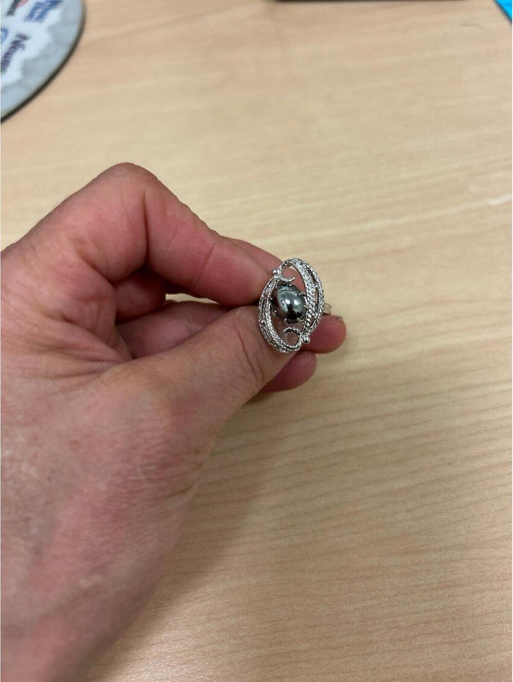 Sarah Coventry black pearl ring